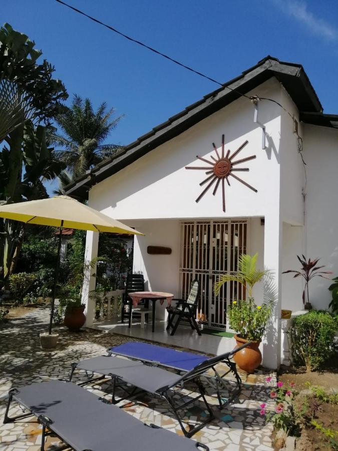 Villa Swiss Garden House Serrekunda Exterior foto